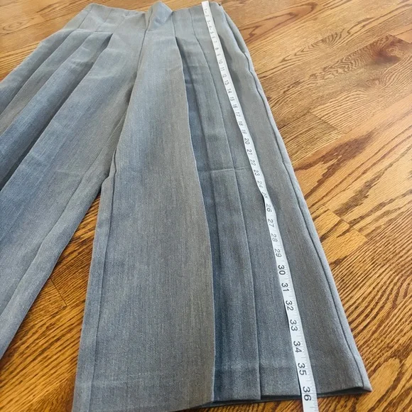 Gray Pleated Wide-Leg Pants 3/4 Coullotte Pants - Picture 4 of 12